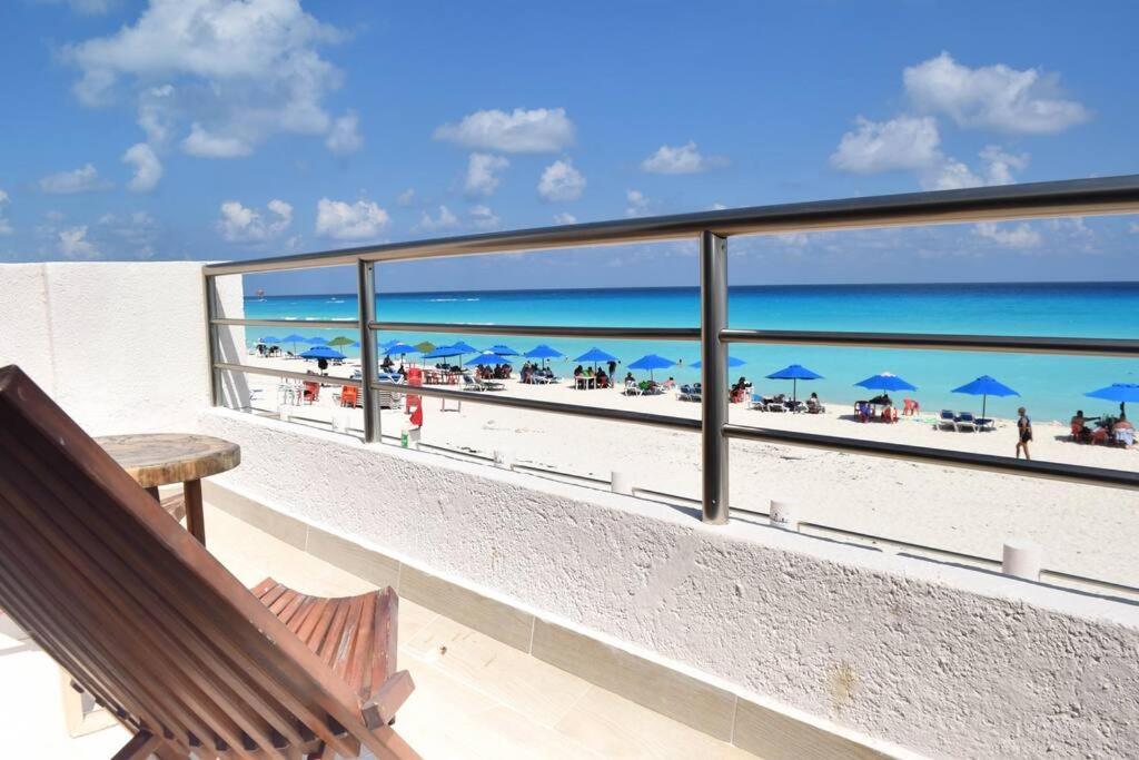 Ocean front Villa, best locacion in hotel zone Cancún Exterior foto