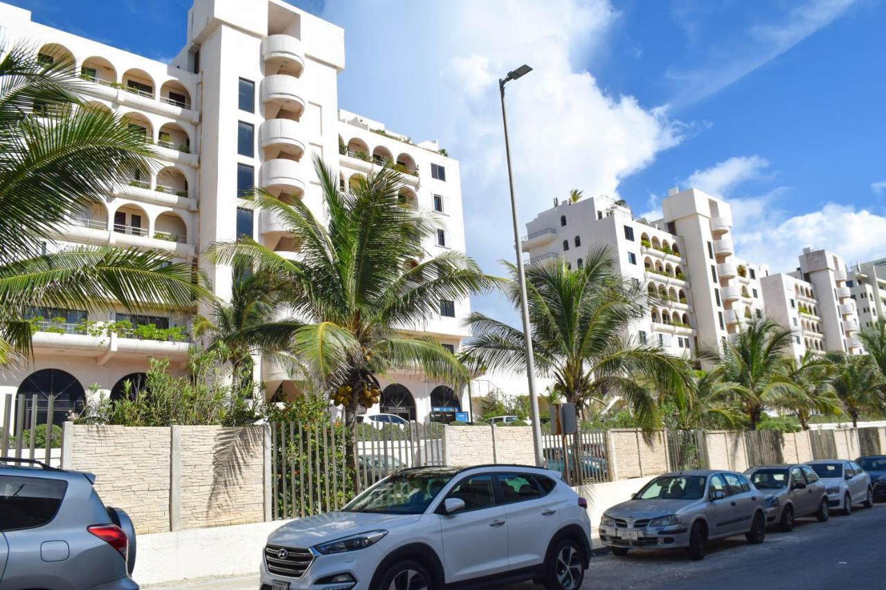 Ocean front Villa, best locacion in hotel zone Cancún Exterior foto