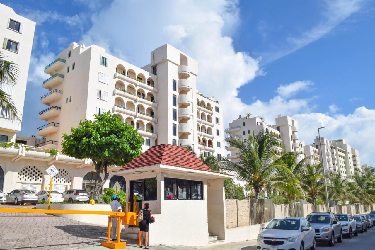Ocean front Villa, best locacion in hotel zone Cancún Exterior foto